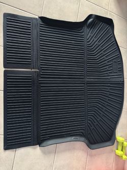 Truck waterproof mat for SUVs