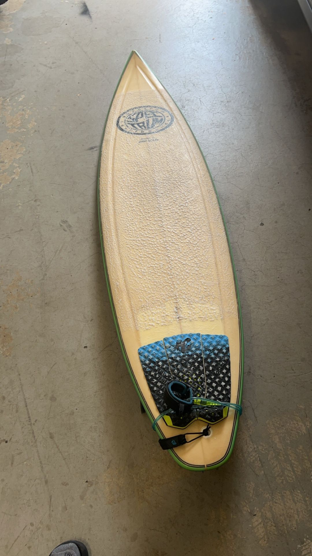 Spectrum 6’6 Fiberglass Surfboard Very Good Condition 