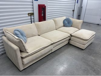 Sectional sofa !!! Like new