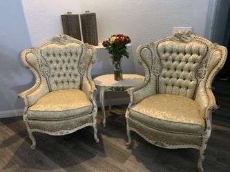 2 Chairs & Table
