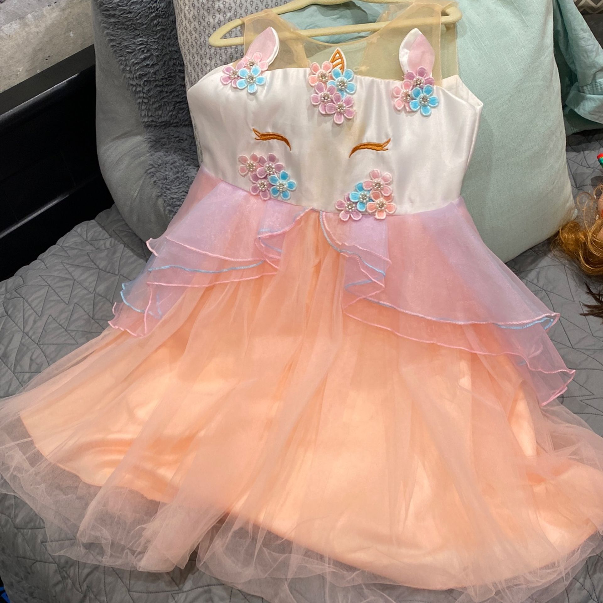 Girls unicorn Dress And Crown - Size 5T