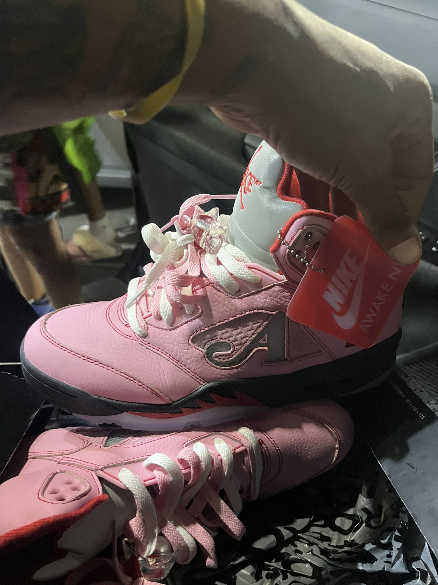 AWAKE NY X JORDAN 5 RETRO 'BORO - ARCTIC PINK'