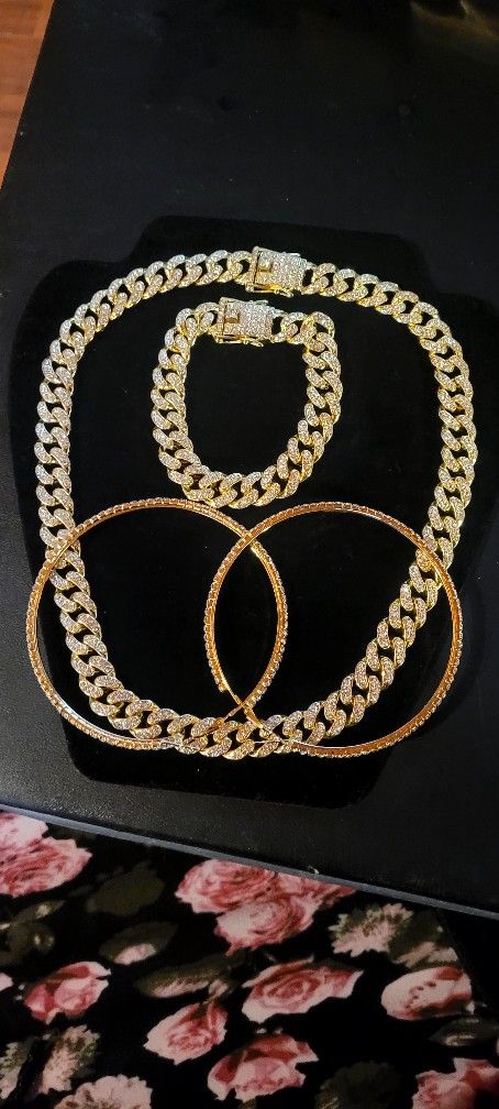 Women Cuban Link Set