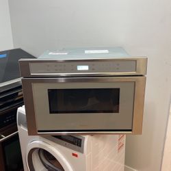 Thermador - MicroDrawer 1.2 Cu. Ft. Built-In Microwave Drawer - Stainless steel 24”