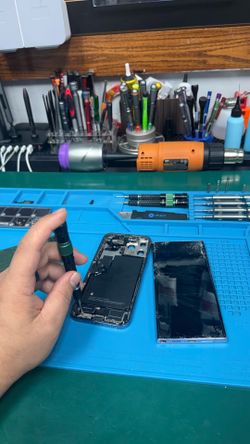 iPhone Screen/Battery/Speaker Repairs