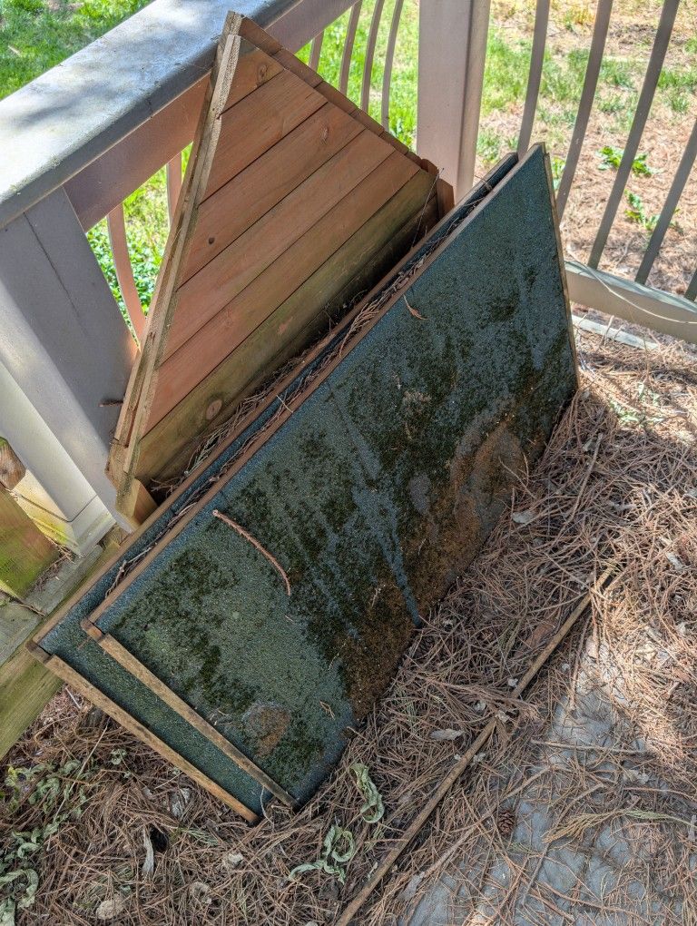 XL Wooden Dog House