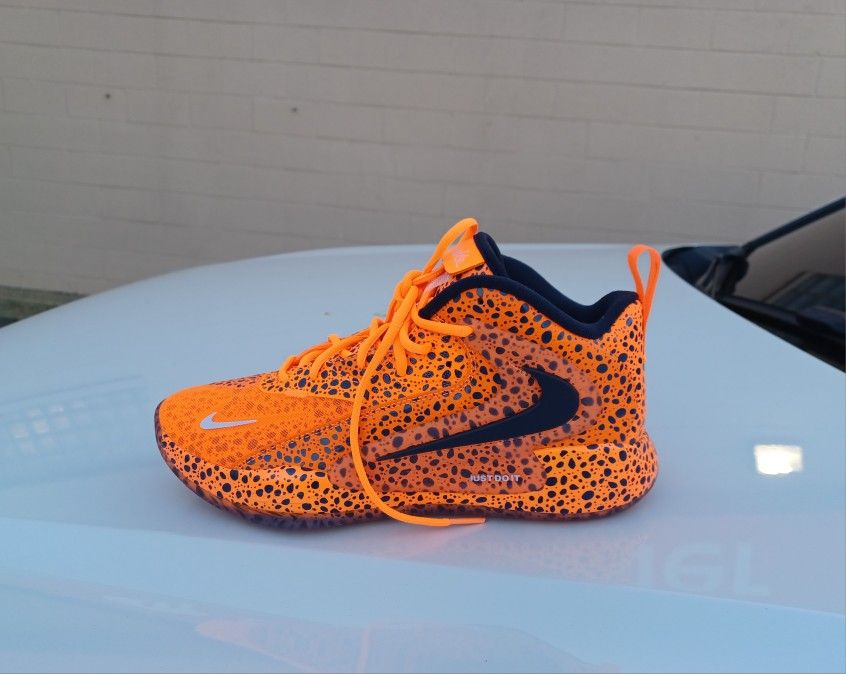 Brand New And Original Men's Nike Air Zoom Sneakers Sizes 9
