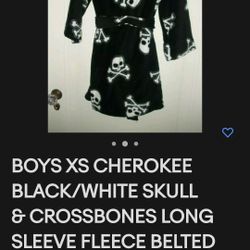Boys Cherokee BL ACK/WHITE SKULLS & CROSSBONES ROBE