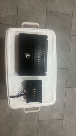 Amplificador marca  JL audio original RD 500/1 y un Crossover marca focal