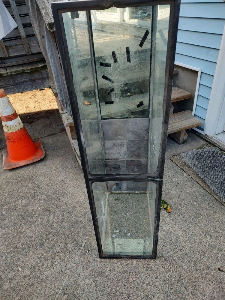 Fish Tank With Lamps