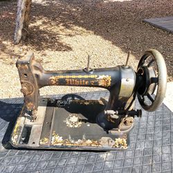 Antique c1913 White Treadle Sewing Machine Black Floral