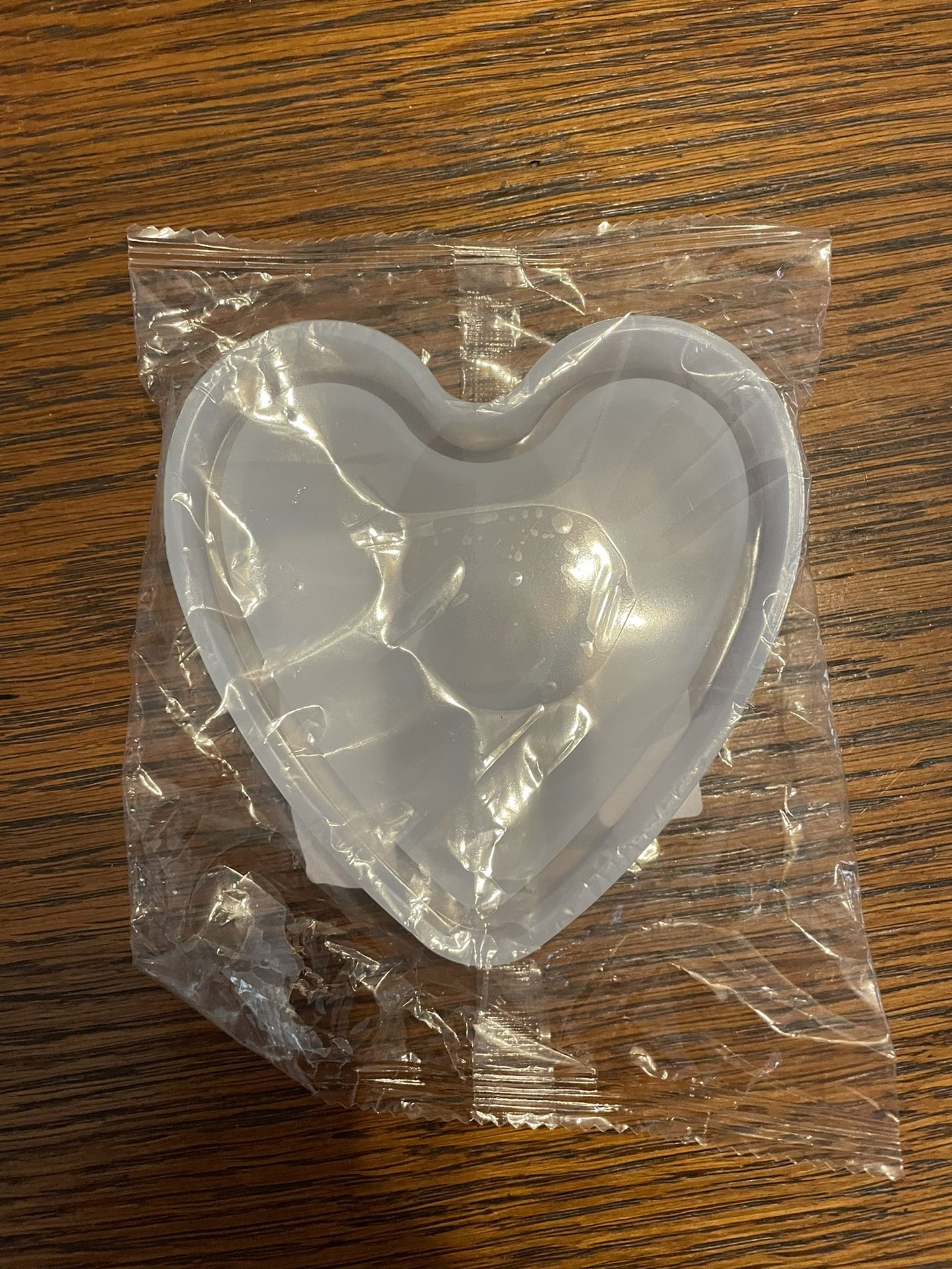 NIP Unbranded Heart Shaped Resin Mold