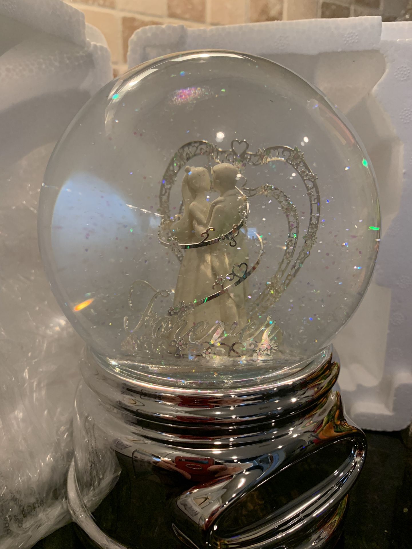 Large wedding snow globe