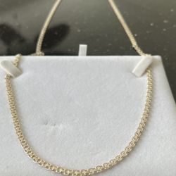 35” LONG,ITALIAN STERLING SILVER FLAT BYZANTINE CHAIN. BEAUTIFUL COLOR BETWEEN SILVER AND GOLD.WEIGHS 20.75 GRAMS. ITALY 925.PERFECT CONDITION.please 