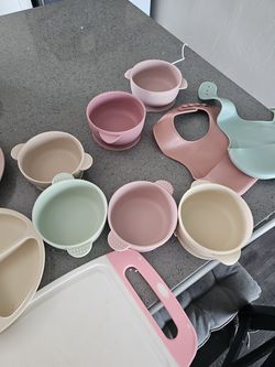 Silicone plates / bowls /bibs