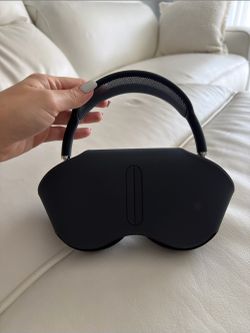 Brand new Apple Airpods Max