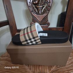 Burberry Mens/Womens Slides Size Europe 40, M7.5, W9 Brand New