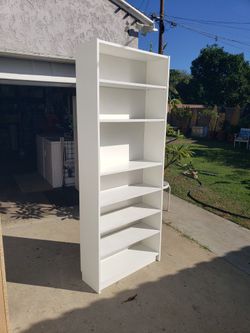 Bookshelf With Adjustable Shelving