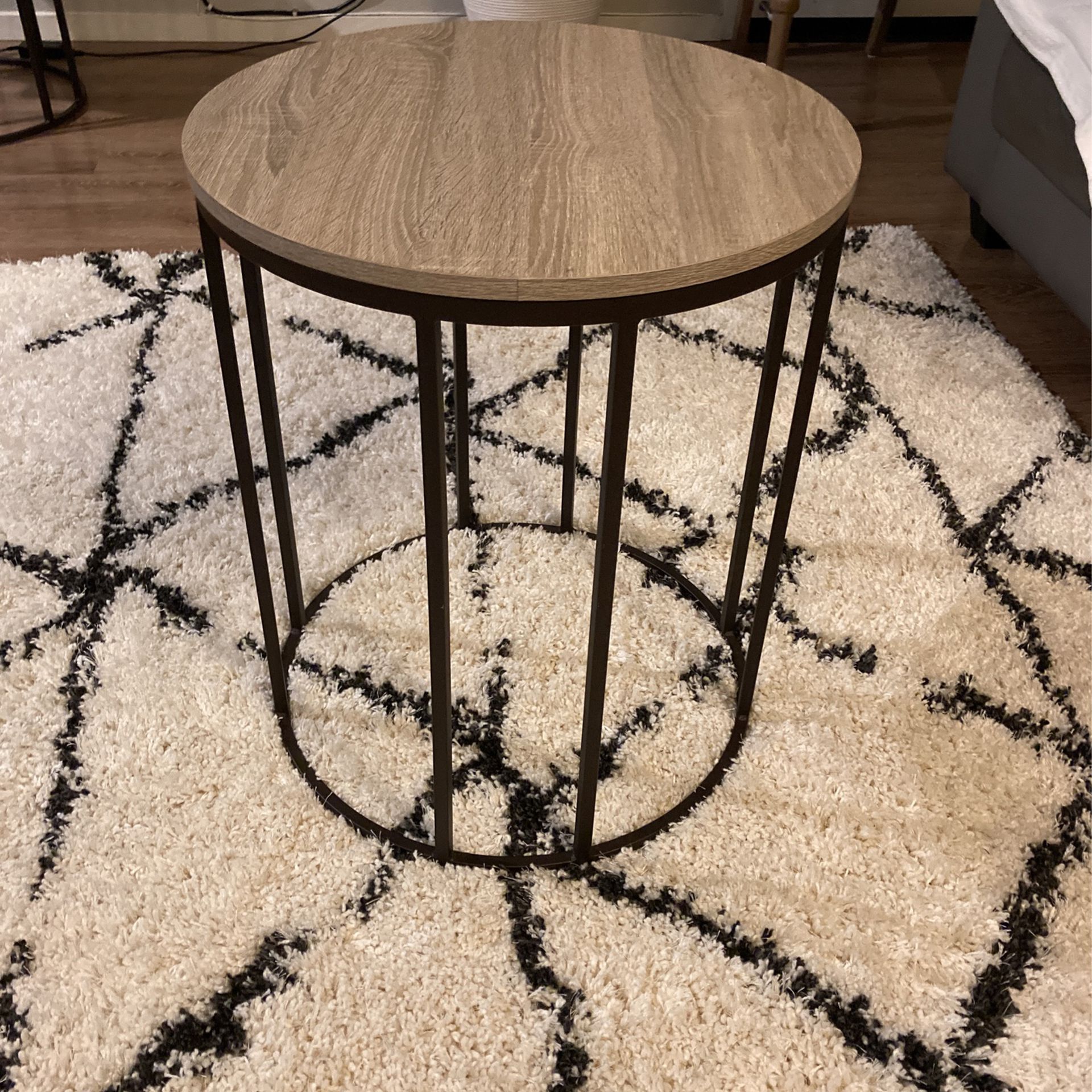 2 Matching Side Tables
