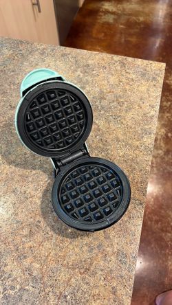 Mini Mint Waffle Iron
