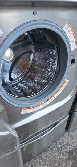 LG High-Capacity Washer & Dryer Set (29" Wide) with Pedestals