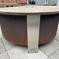 Breeo X30 Smokeless Fire Pit +wood
