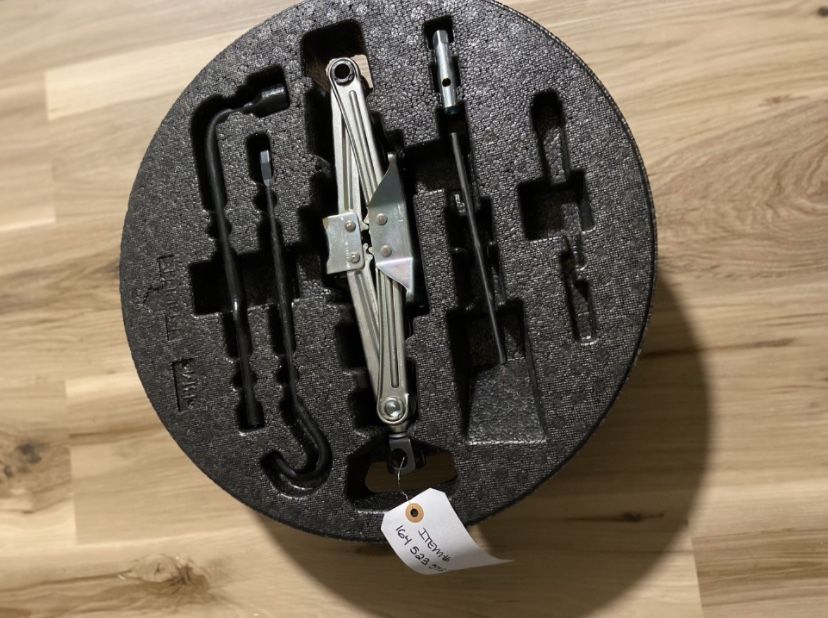 Honda Insight Tool Kit T125/80D16