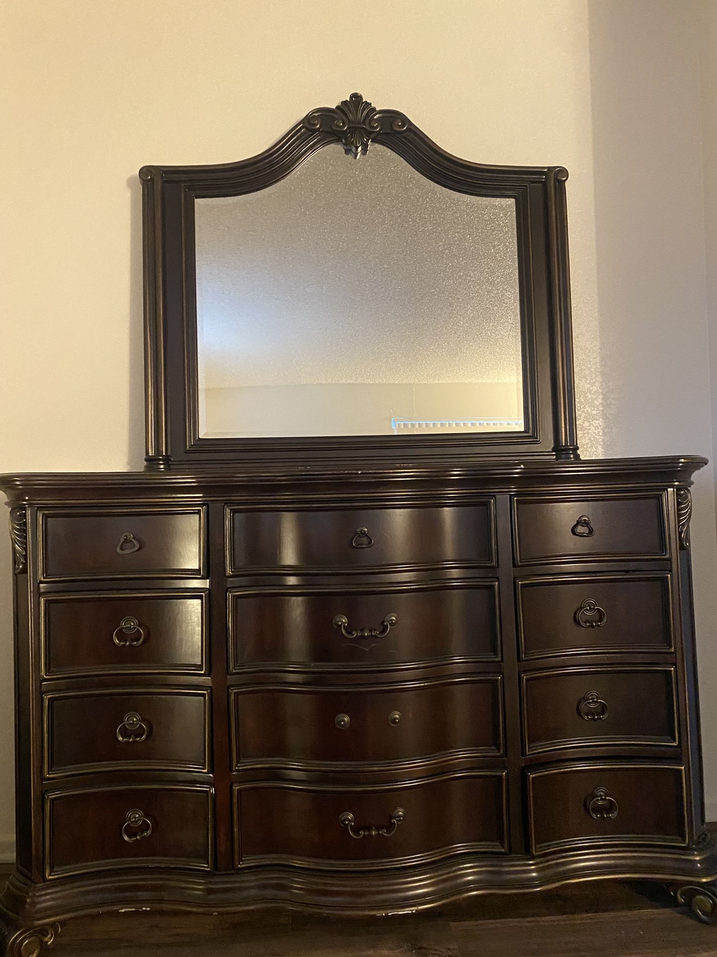 Chester Drawer Dresser & Mirror
