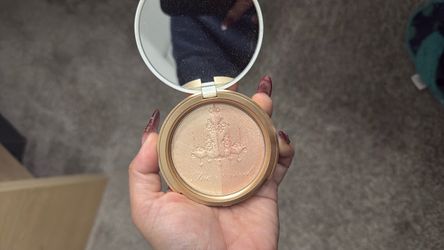 Too Faced Highlighter