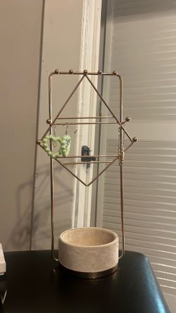 Jewelry stand