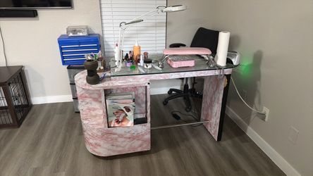 Mesa para aplicacion de uñas