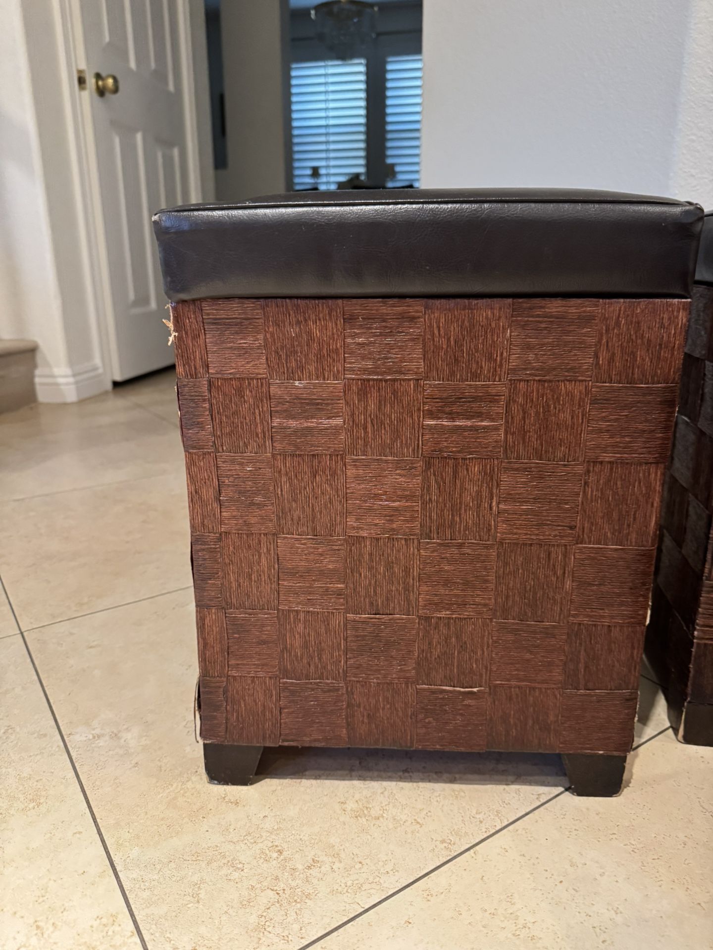 Storage/chairs/ottoman 