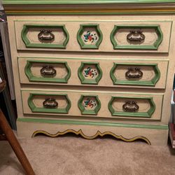 Beautiful! Vintage Dresser With Pretty Painted Details !!!