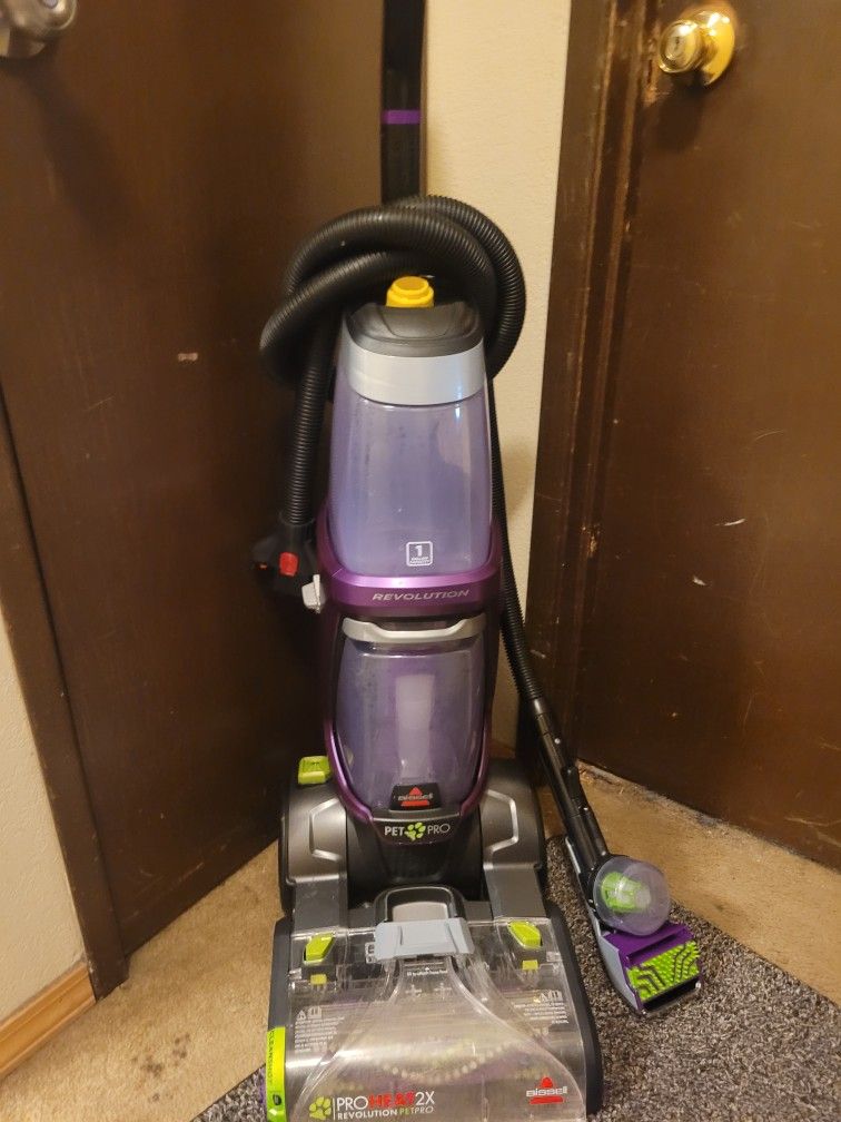 Bissell ProHeat 2X Revolution Pet Pro Plus Carpet Cleaner
