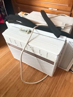 LG 12000 BTU window ac.