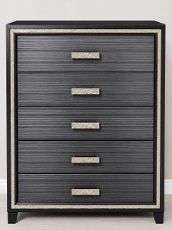 5 DRAWER CHEST FOR SALE!!! Showroom sample! Take 🏡 today!!!