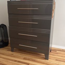 clothes chest 