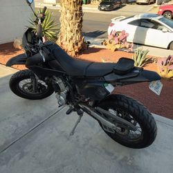 Kawasaki KLX 250SF Supermoto 