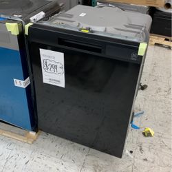 Black Hotpoint Dishwasher 