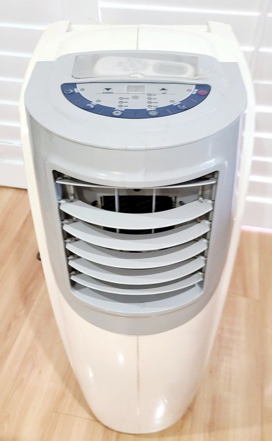 Royal Sovereign 12,000 BTU Portable Air Conditioner with Remote Control, Note: AC Stop Circulating Cool Air