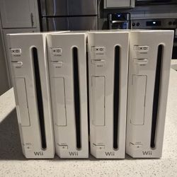 FOUR Nintendo WII