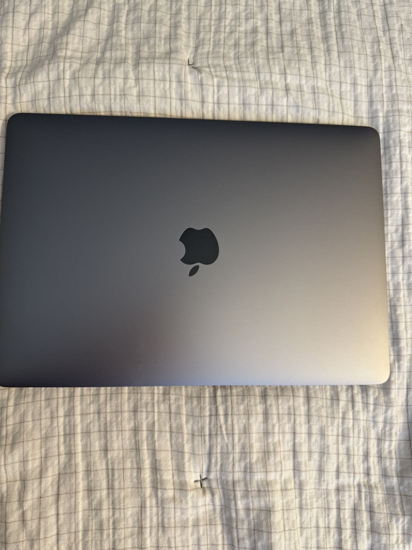 13” MacBook Pro M1 16gb 1TB