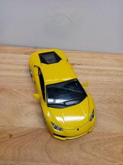 Lamborghini Huracán Yellow Die-Cast Model Car.Collectibles Toy