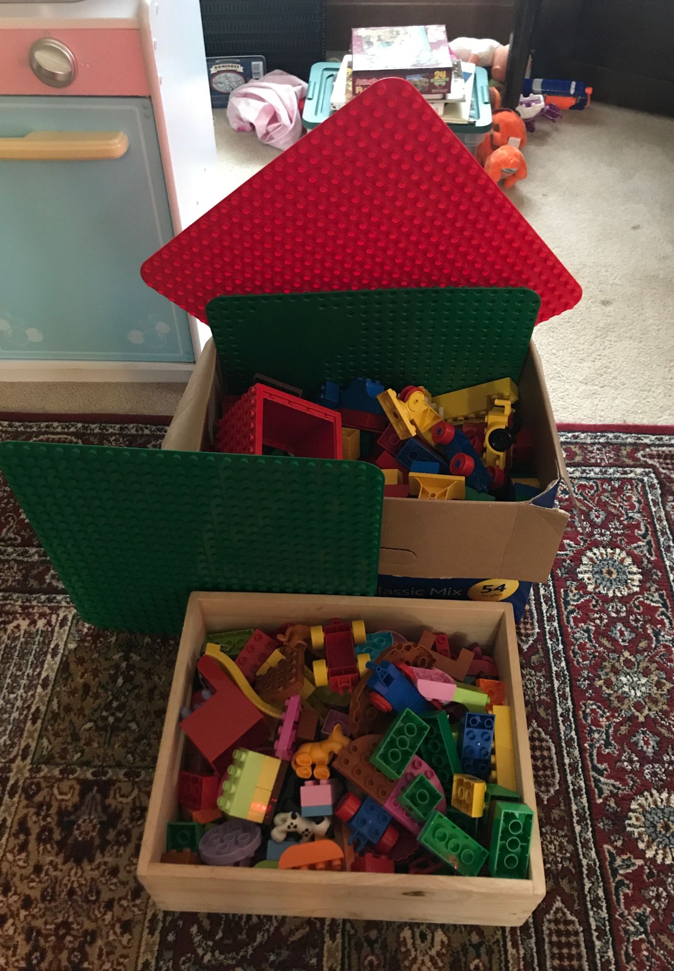 Duplo blocks, animals, building boards.