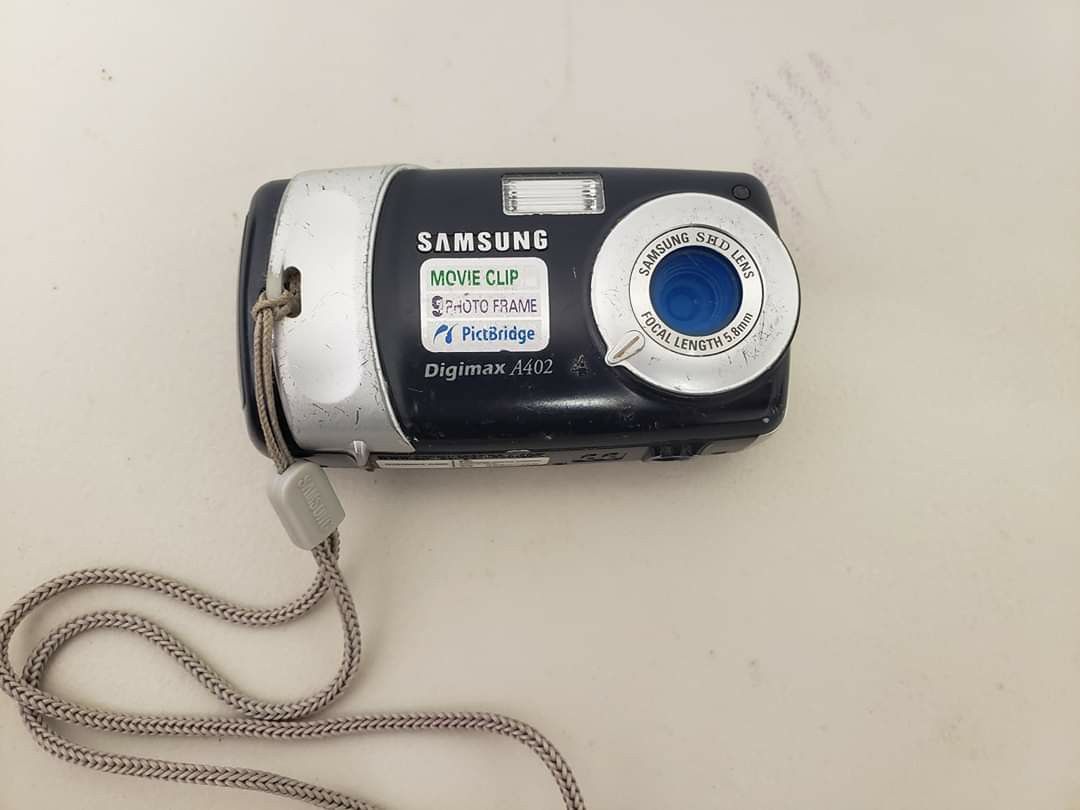 Samsung Digimax A402 4.0 MP Compact Digital Camera