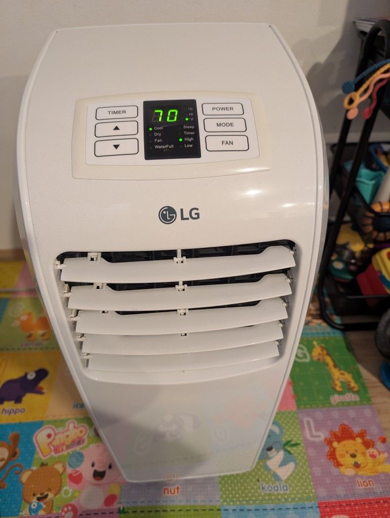 Portable LG Air Conditioner In Great Condition 