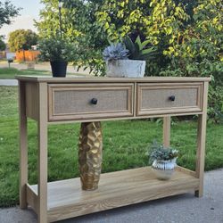 BEAUTIFUL ENTRY TABLE IN OAK WOOD COLOR & RATTAN BRAND NEW 45X17X32 BOHO CHIC STYLE
