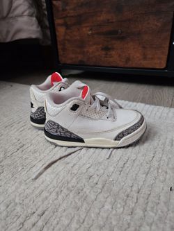 Toddler 8c  nike shoe