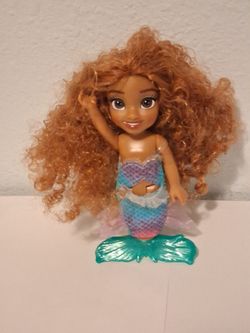 Disney The Little Mermaid Live Action Ariel Collectible Action Figure