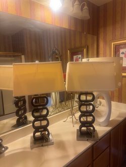 Two night lights. No bulb